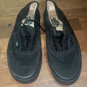 low top vans all black